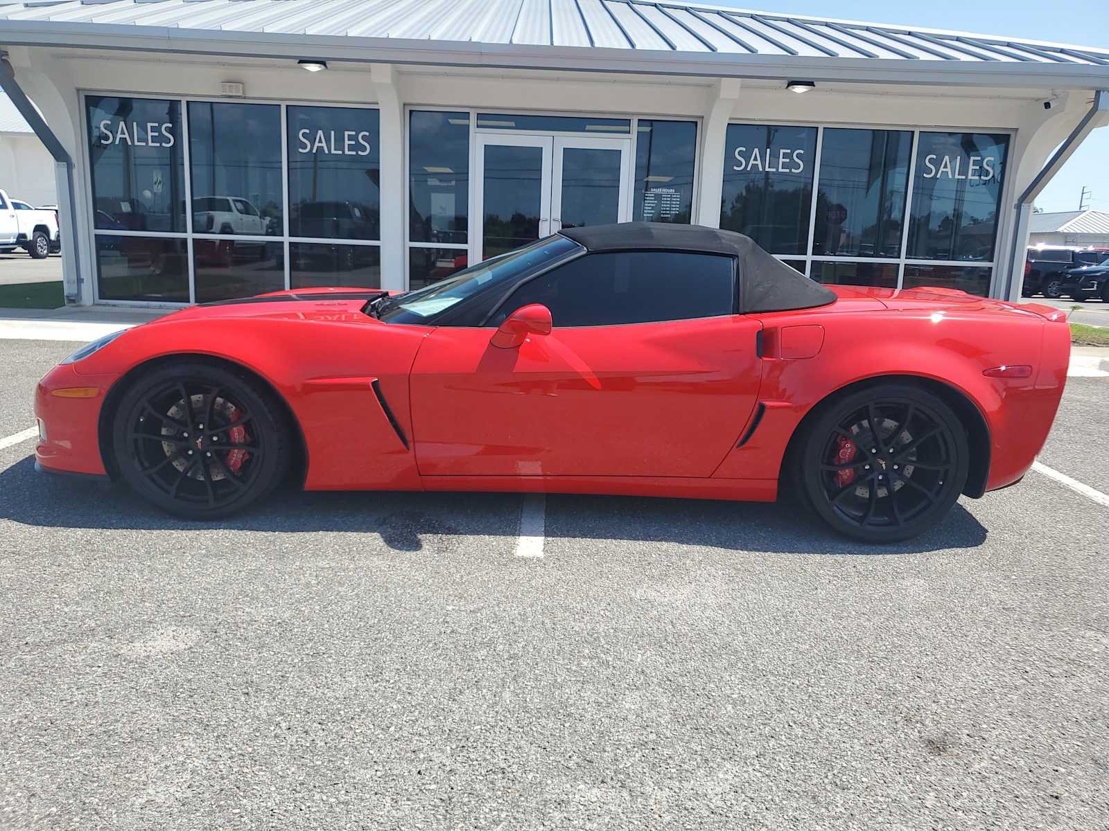 Used 2013 Chevrolet Corvette 427 w/ 1SC Preferred Equipment Group RWD image 2