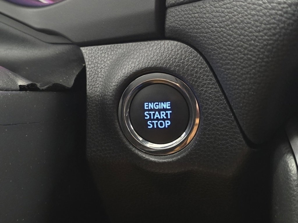 Used 2022 Toyota RAV4 XLE image 29