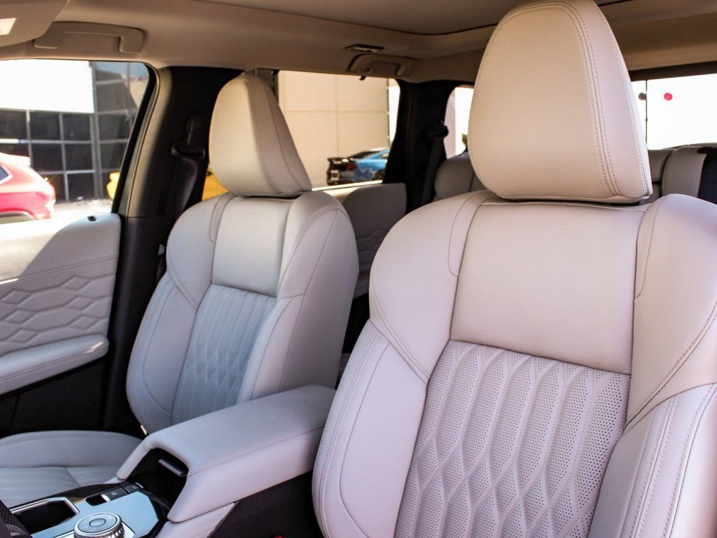 New 2025 Mitsubishi Outlander SEL image 33