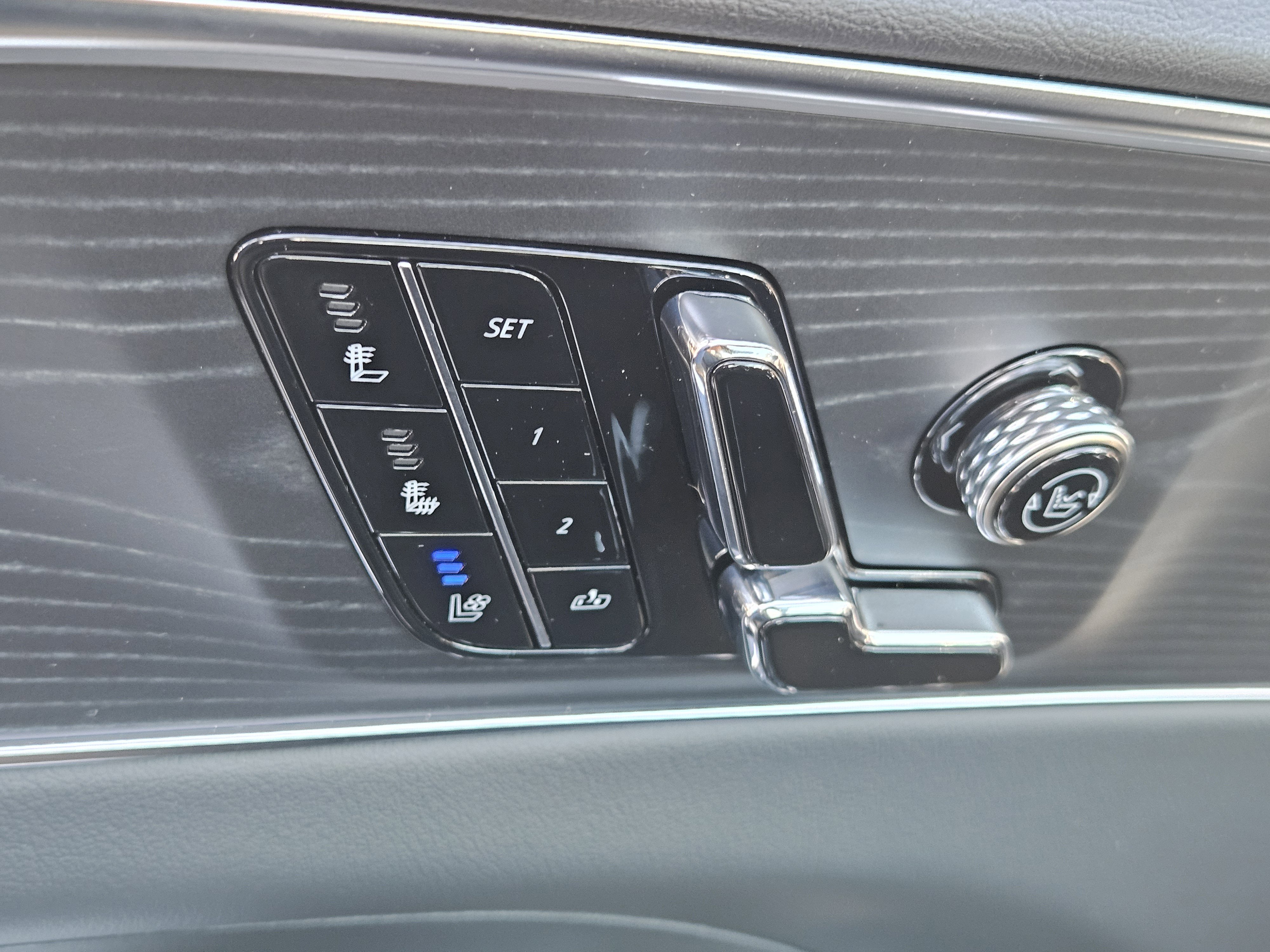 New 2026 Cadillac Lyriq V image 21