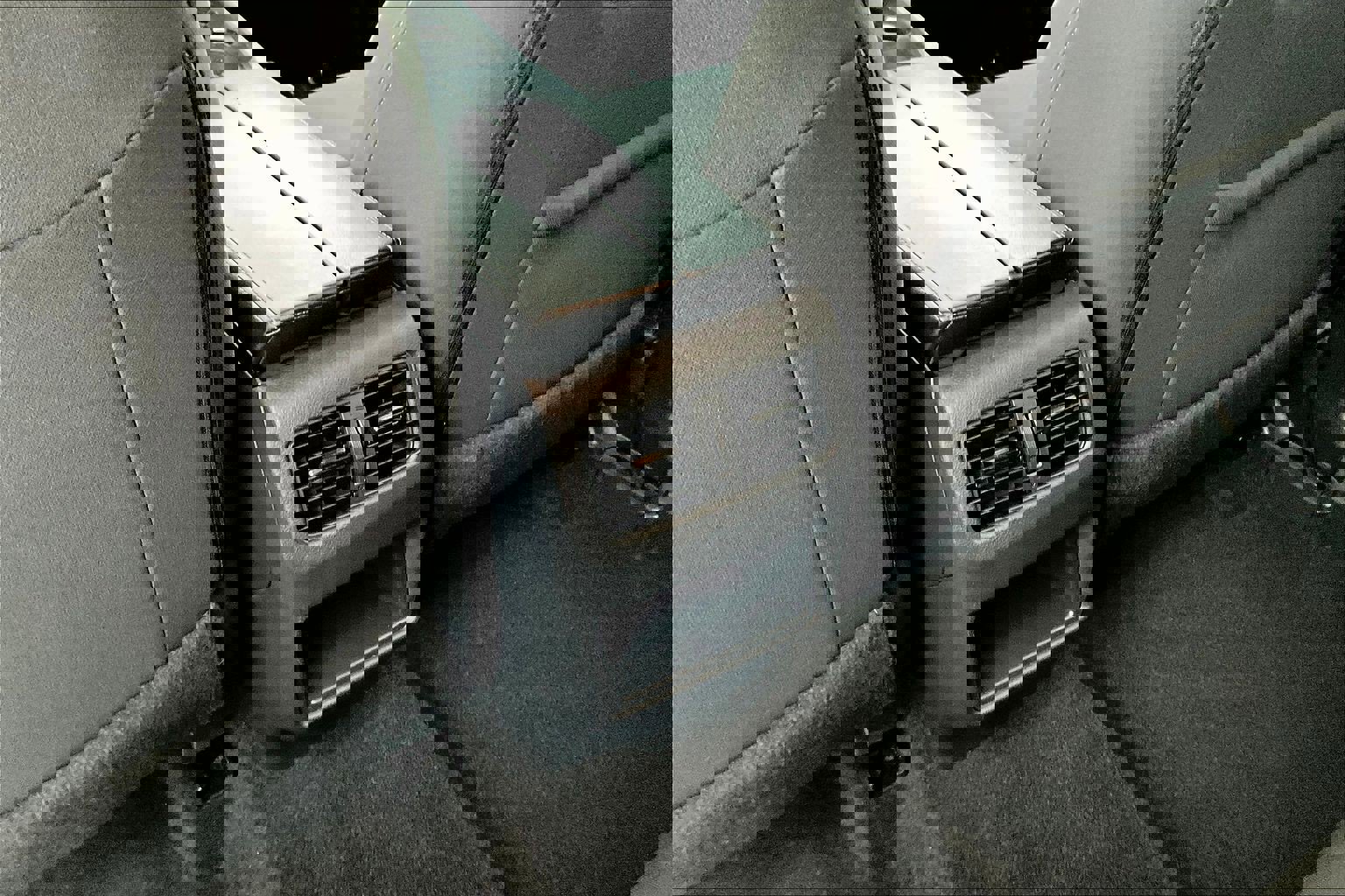 Used 2024 Nissan Rogue S image 11