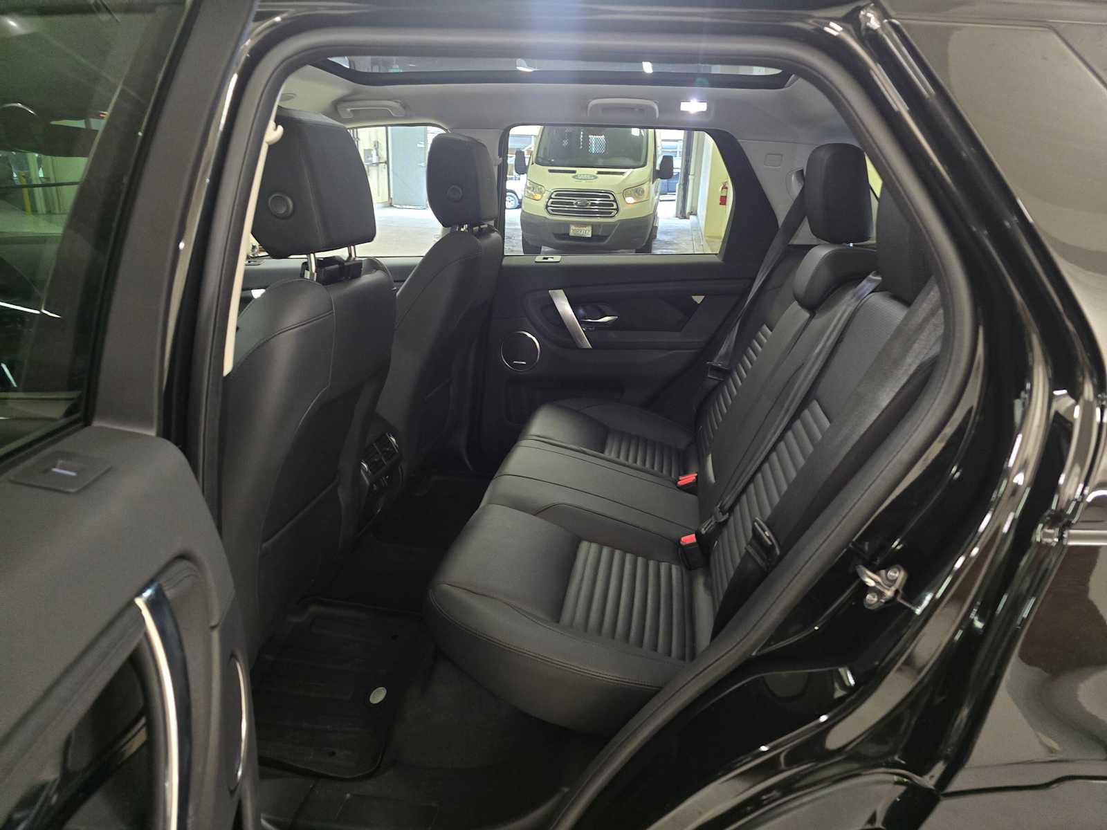 Used 2025 Land Rover Discovery Sport S image 19