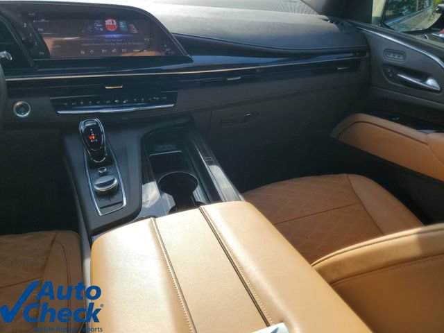 Used 2022 Cadillac Escalade Premium Luxury AWD/4WD image 17