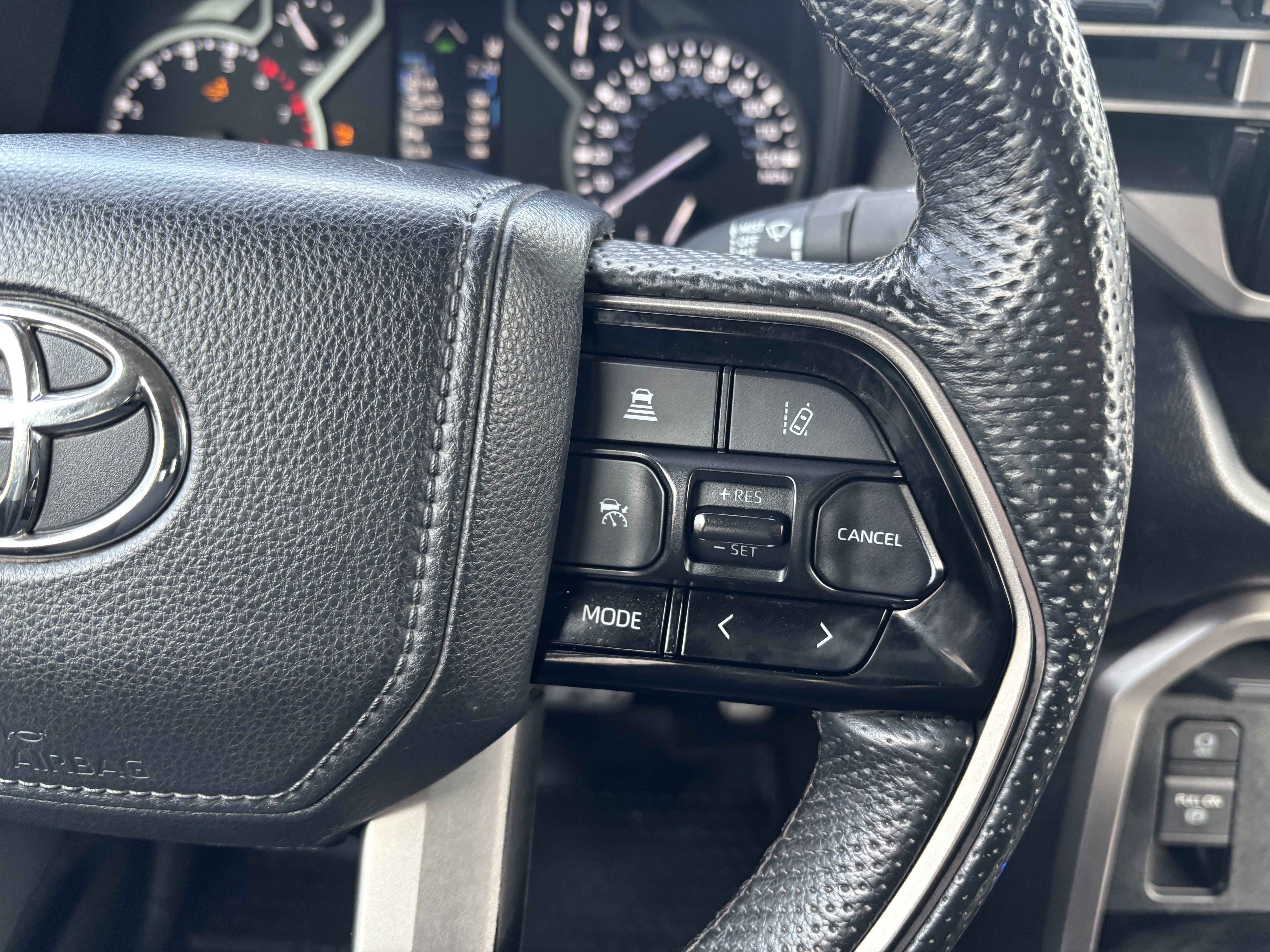 Used 2022 Toyota Tundra SR5 w/ TRD Off-Road Package AWD/4WD image 17