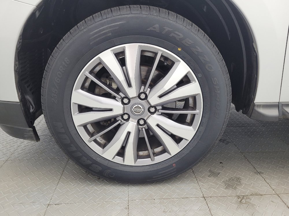 Used 2019 Nissan Pathfinder SV FWD image 31