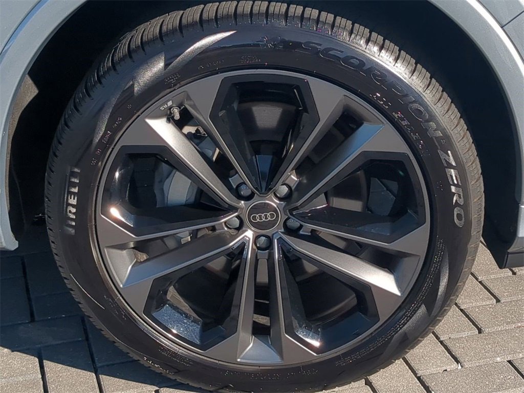 Used 2025 Audi Q7 3.0T Premium Plus image 12