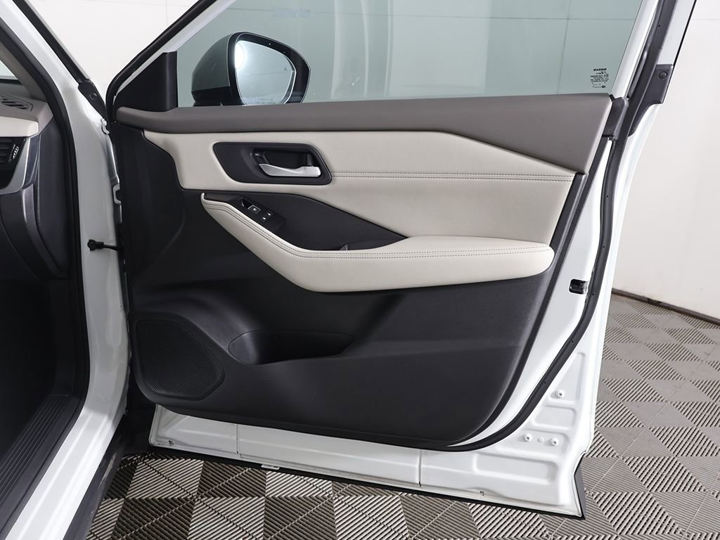 Used 2023 Nissan Rogue SL w/ SL Premium Package image 24