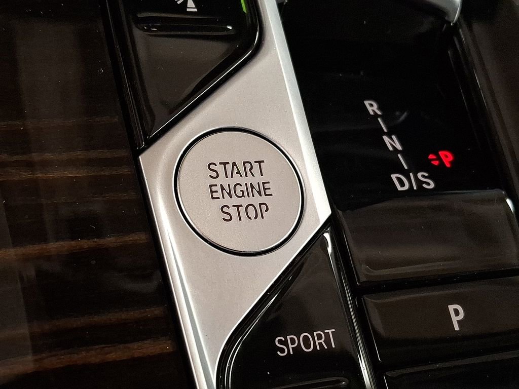 Certified 2023 BMW X7 xDrive40i w/ Premium Package image 20