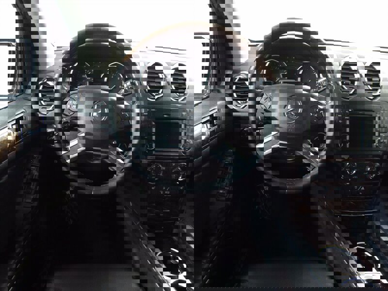 Used 2010 Mercedes-Benz ML 350 4MATIC image 9