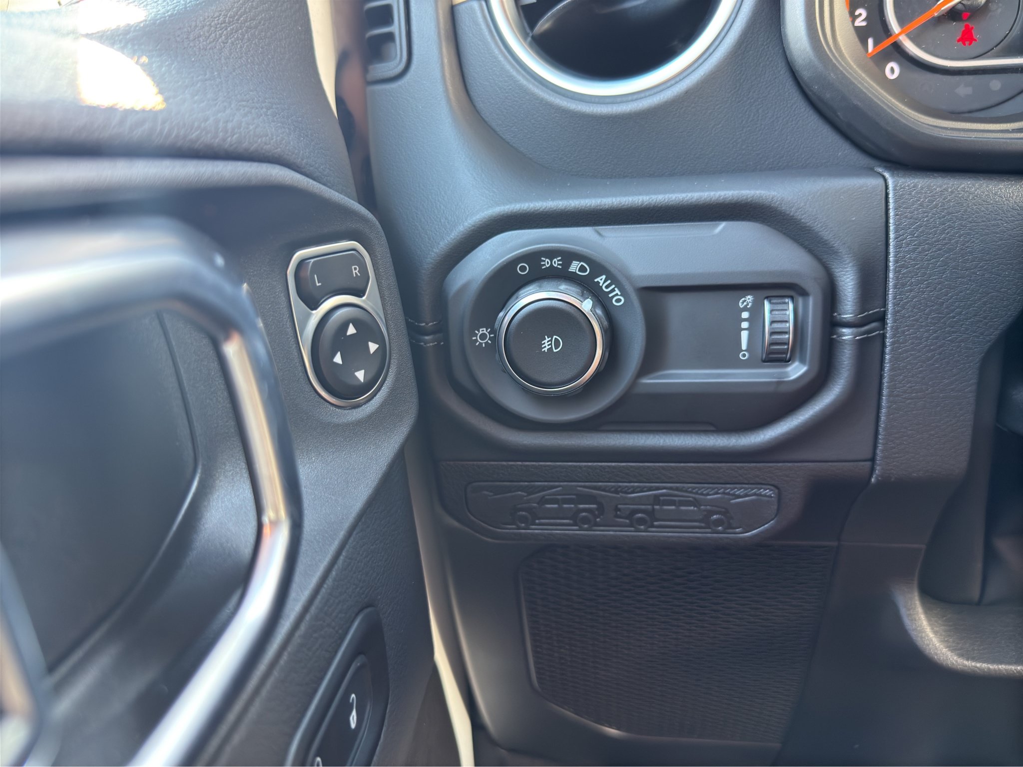 New 2027 Jeep Wrangler Unlimited Sahara AWD/4WD image 22