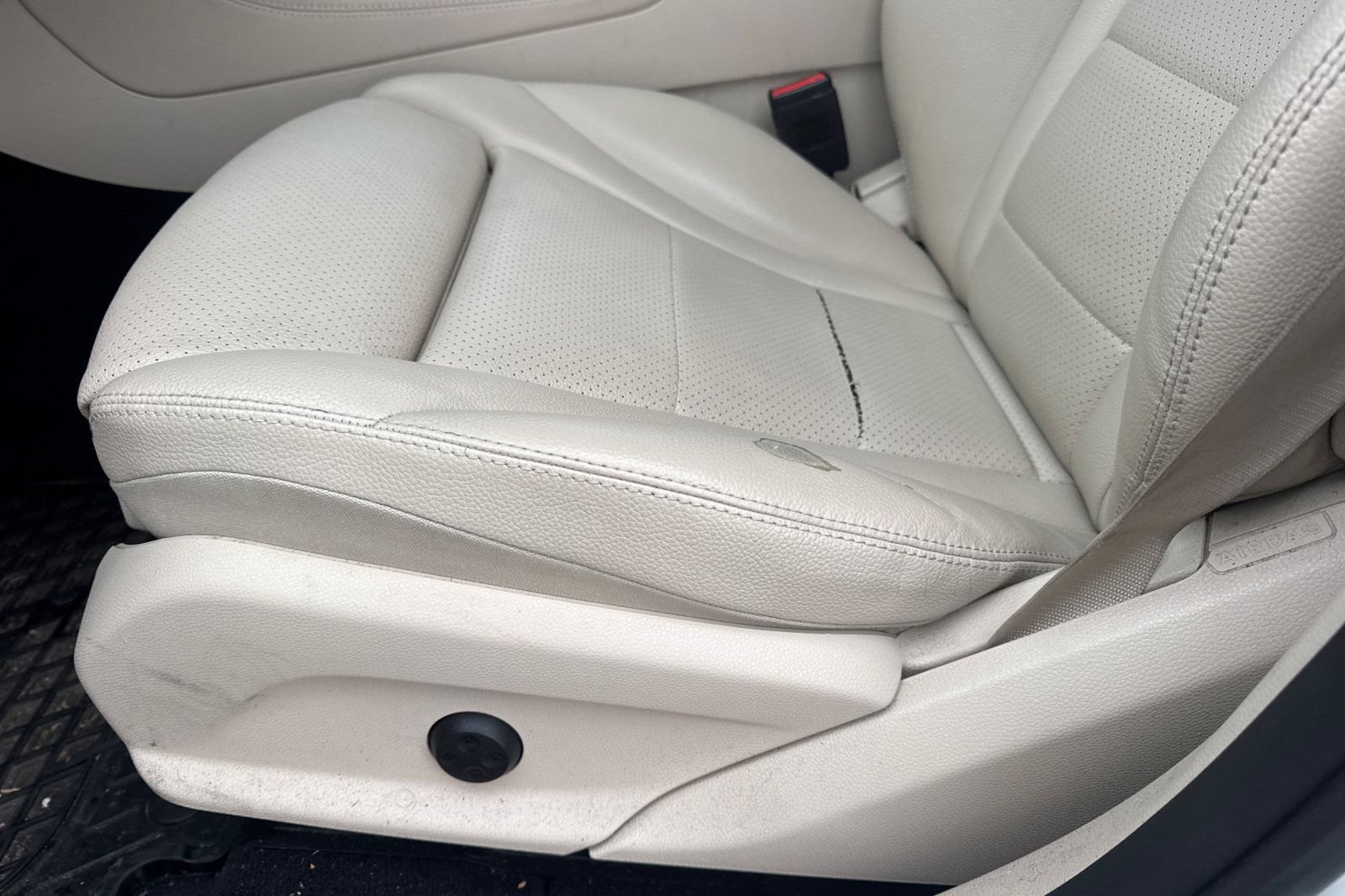 Used 2019 Mercedes-Benz GLC 300 4MATIC image 13