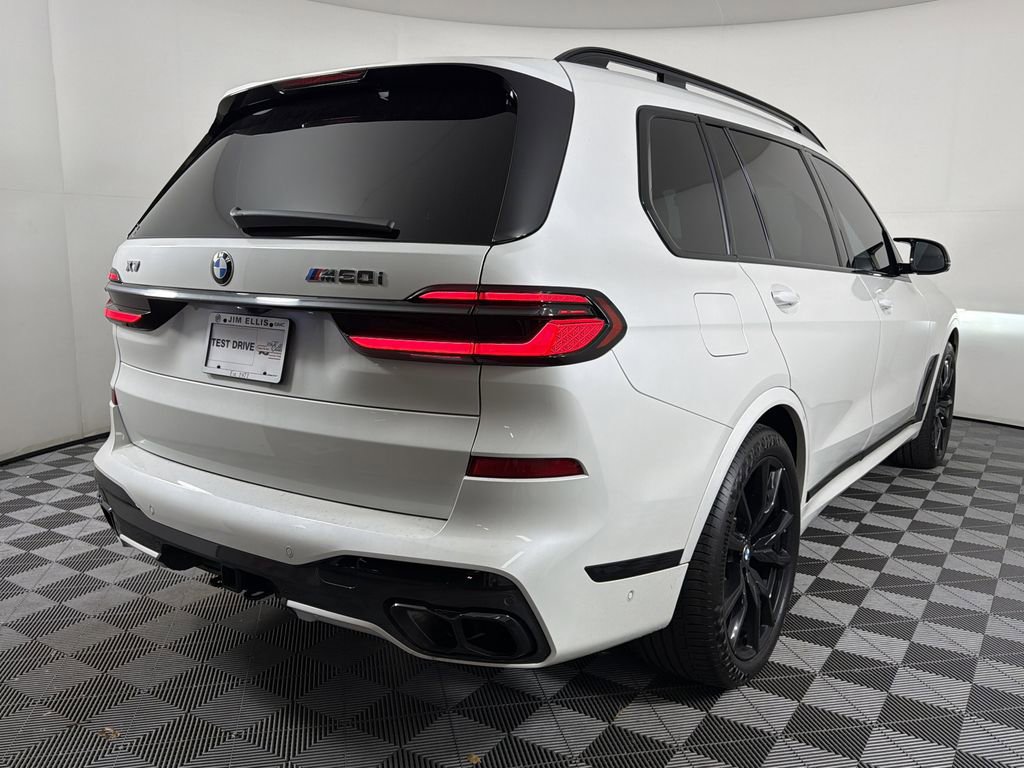 Used 2024 BMW X7 M60i w/ Executive Package image 6