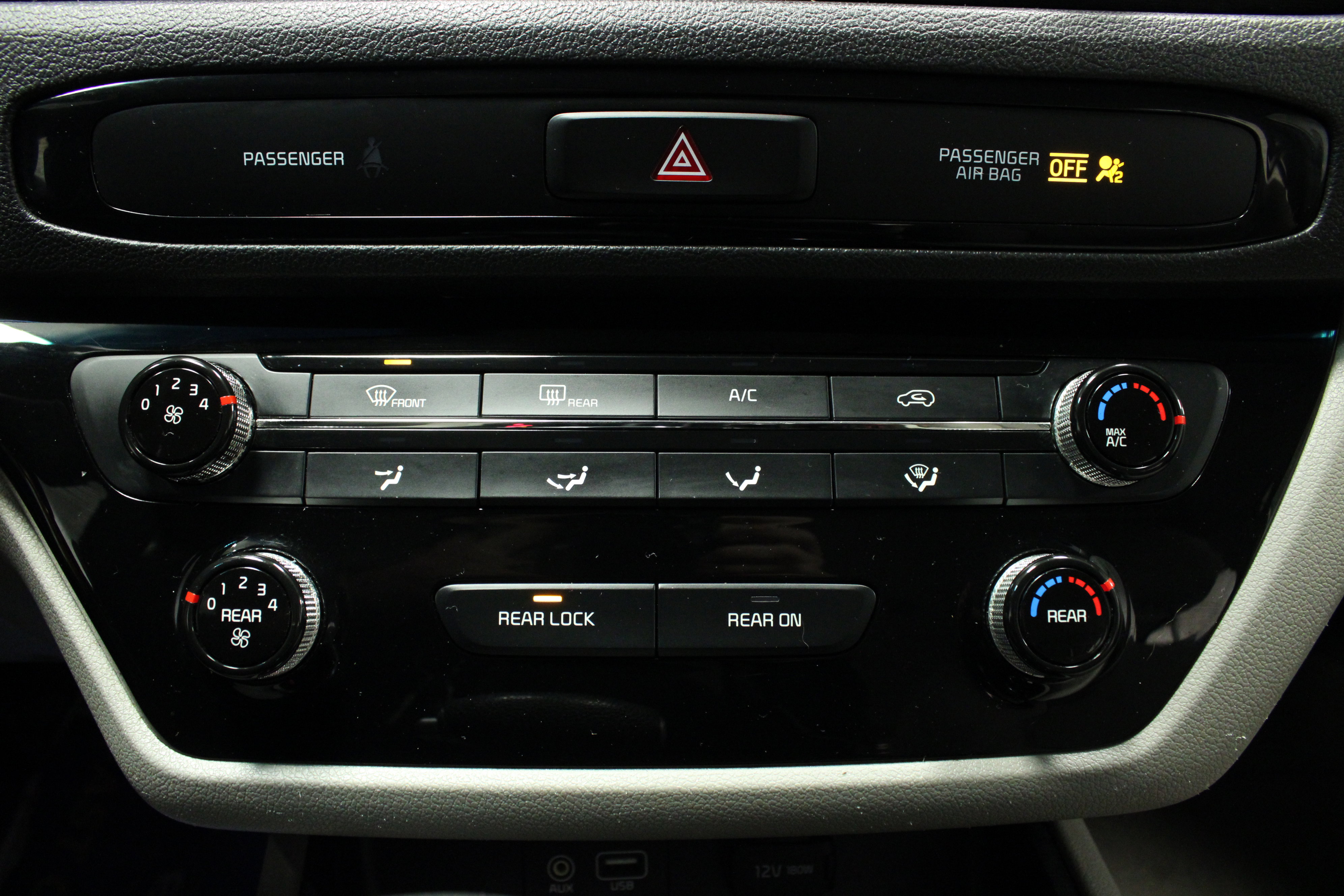 Used 2019 Kia Sedona L image 23