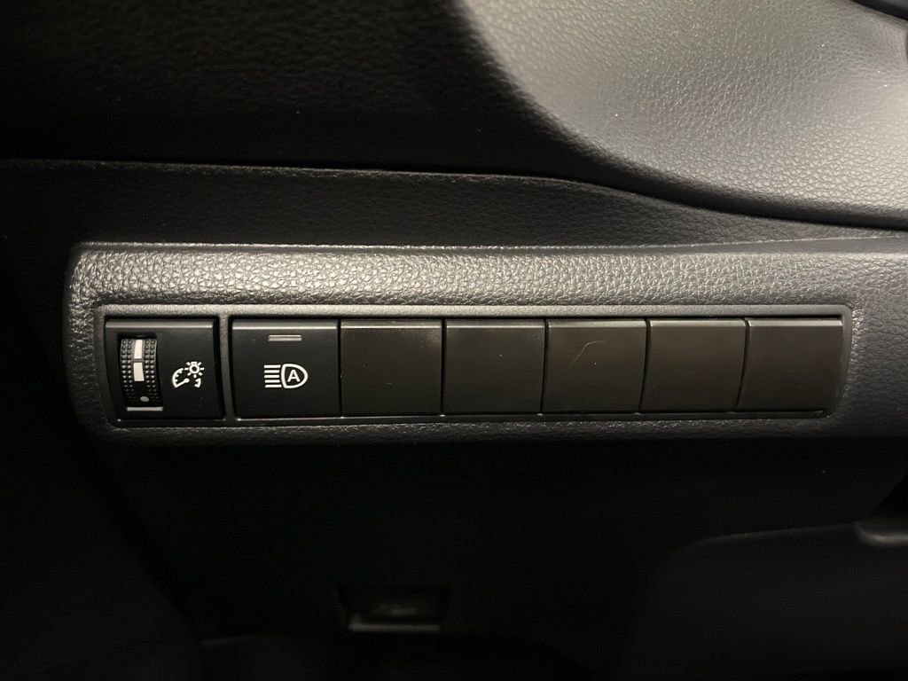 Used 2024 Toyota Corolla LE image 28