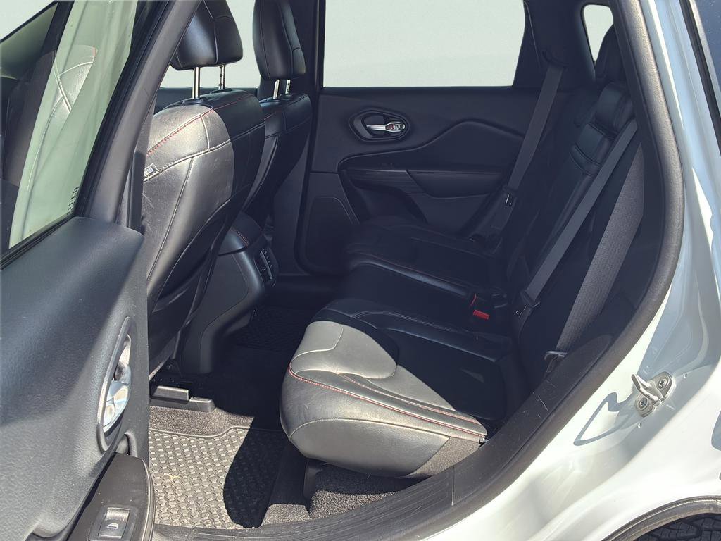 Used 2014 Jeep Cherokee Trailhawk w/ Leather Interior Group AWD/4WD image 25