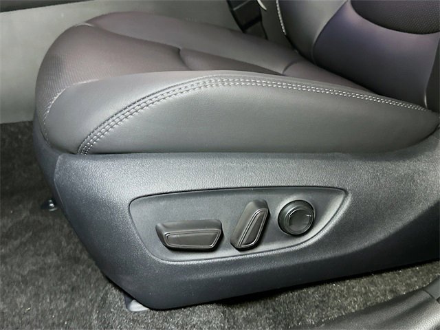 New 2025 Toyota RAV4 Limited image 13