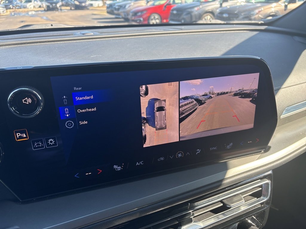 Used 2024 Chevrolet Traverse LT w/ LPO, Floor Liner Package image 28