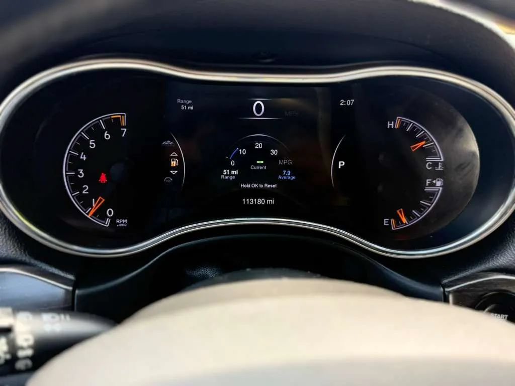 Used 2015 Jeep Grand Cherokee Limited w/ Luxury Group II AWD/4WD image 12