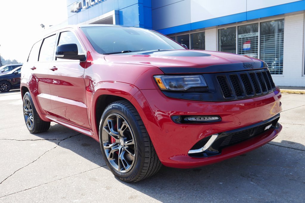 Used 2015 Jeep Grand Cherokee SRT w/ Luxury Group II image 2