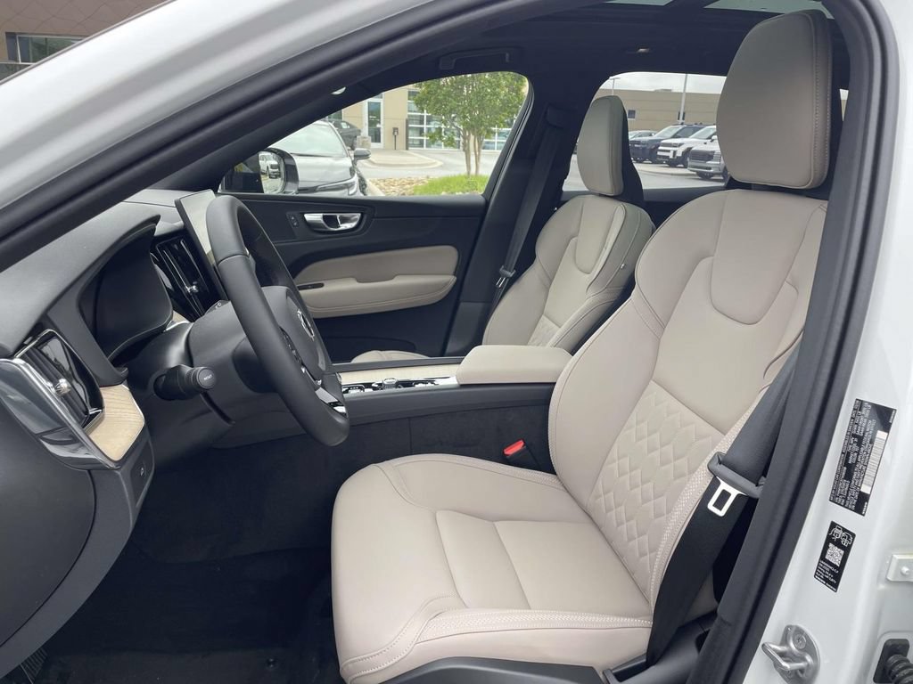 New 2026 Volvo XC60 B5 Plus w/ Protection Package Premier AWD/4WD image 8