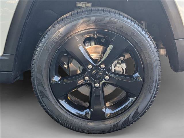 Used 2023 Jeep Grand Cherokee Limited w/ Luxury Tech Group II image 23