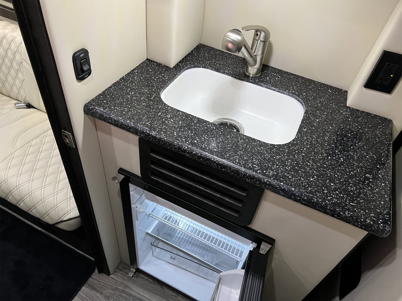 Used 2021 Mercedes-Benz Sprinter 3500 image 20