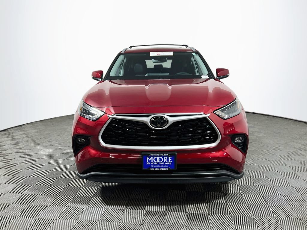Certified 2026 Toyota Highlander XLE AWD/4WD image 2