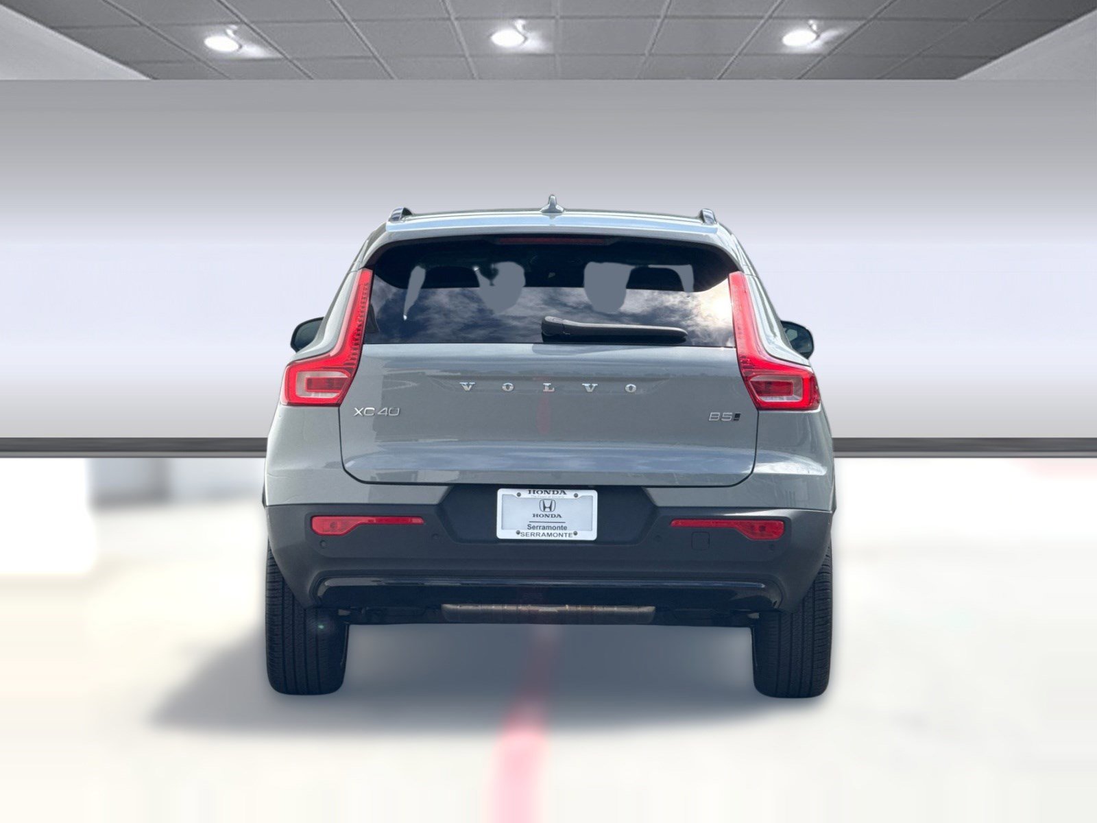 Used 2025 Volvo XC40 B5 Ultra w/ Climate Package image 10