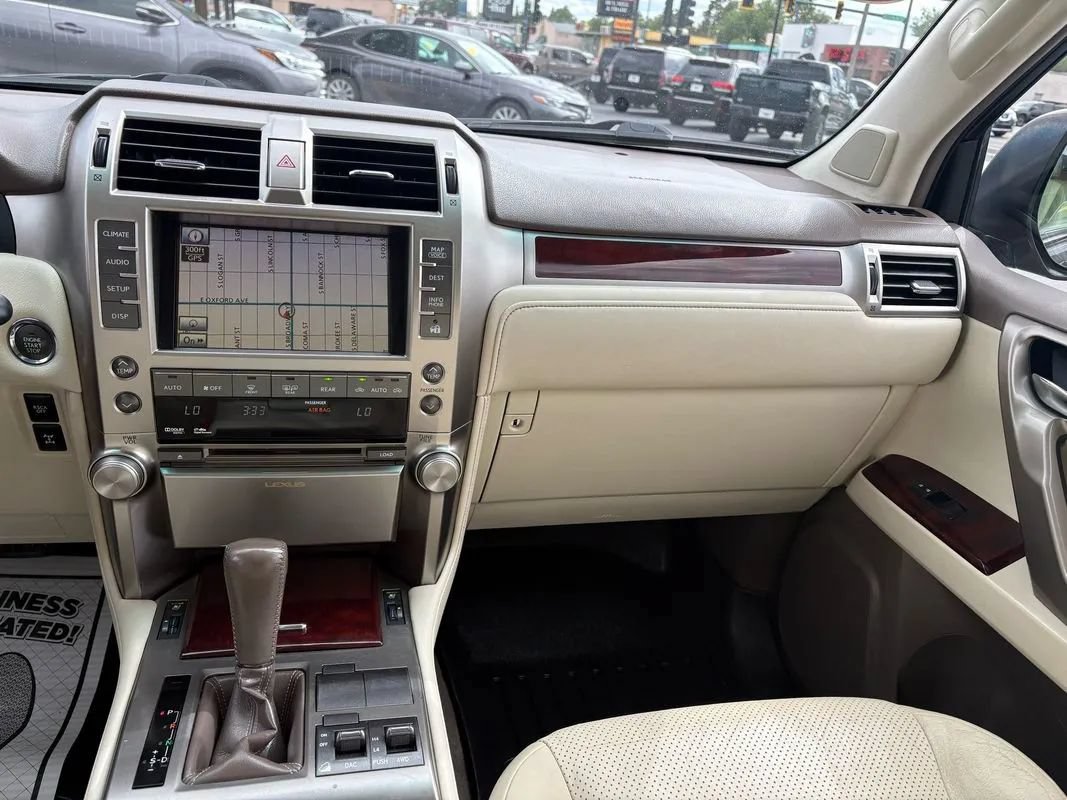 Used 2010 Lexus GX 460 w/ Comfort Plus Pkg AWD/4WD image 29