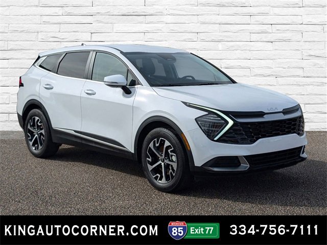 Used 2024 Kia Sportage EX image 3