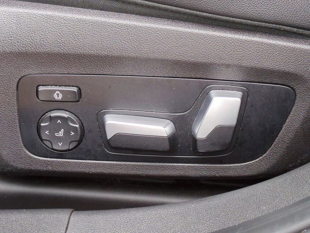Used 2021 BMW 330i Sedan w/ Premium Package image 18