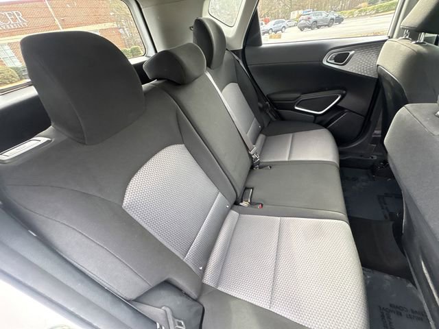 Used 2022 Kia Soul LX image 16