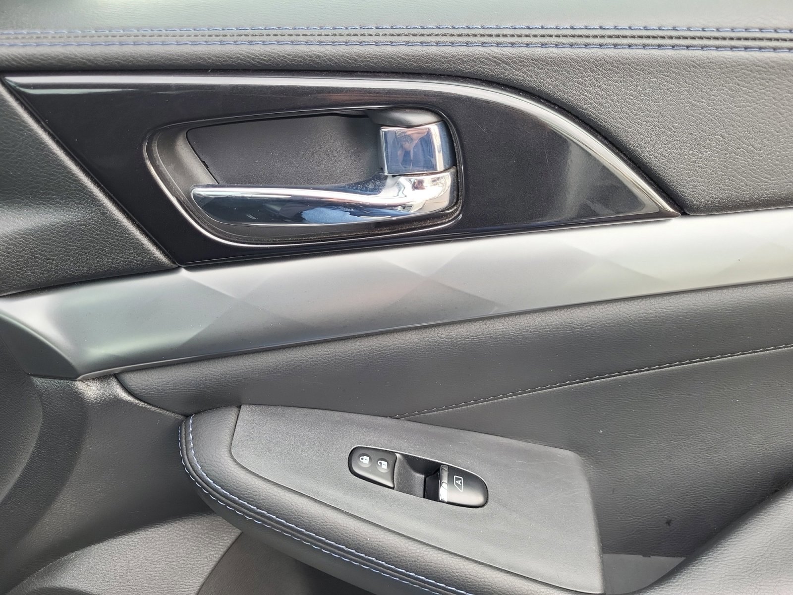 Used 2018 Nissan Maxima SR image 17