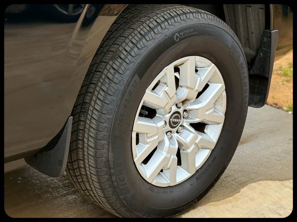 Used 2024 Nissan Frontier SV w/ SV Convenience Package image 7