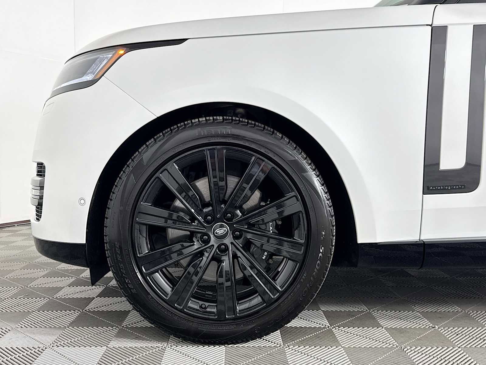 Used 2024 Land Rover Range Rover Long Wheelbase Autobiography AWD/4WD image 33