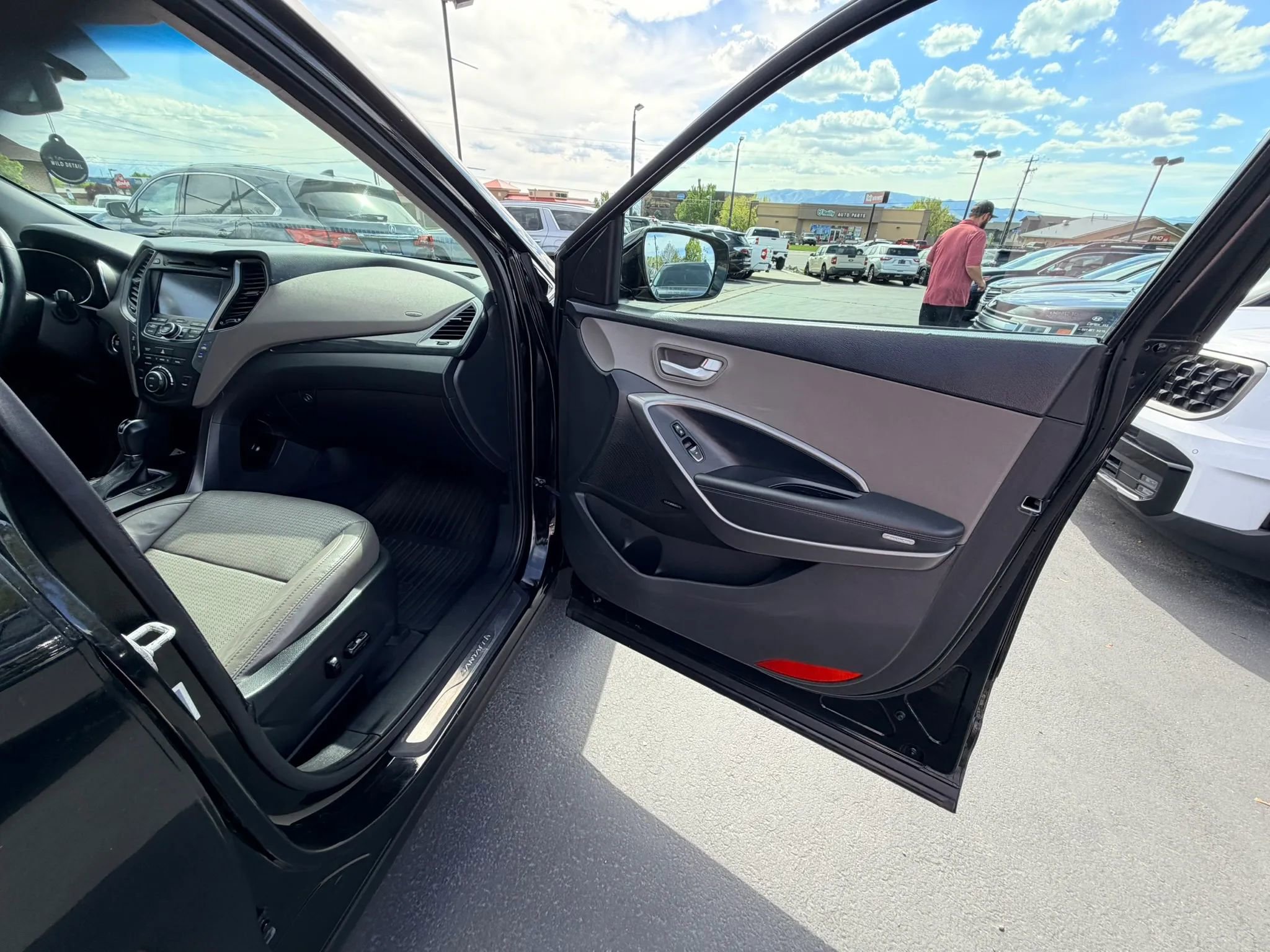 Used 2014 Hyundai Santa Fe Sport w/ Technology Package 04 image 20