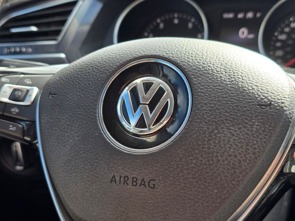 Used 2021 Volkswagen Tiguan SE FWD image 30
