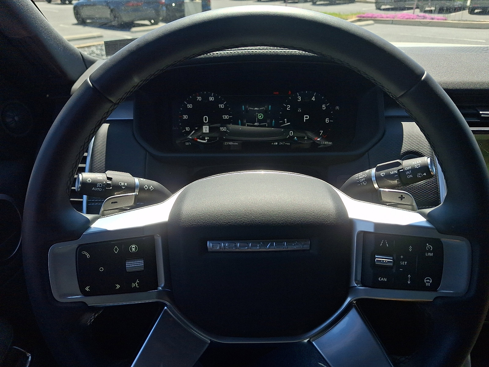 Used 2024 Land Rover Discovery Dynamic SE image 21