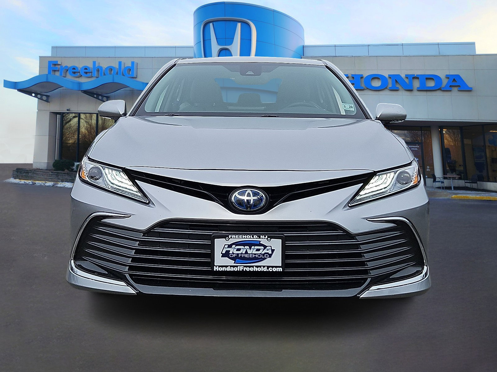 Used 2023 Toyota Camry XLE w/ Cold Weather Package image 2