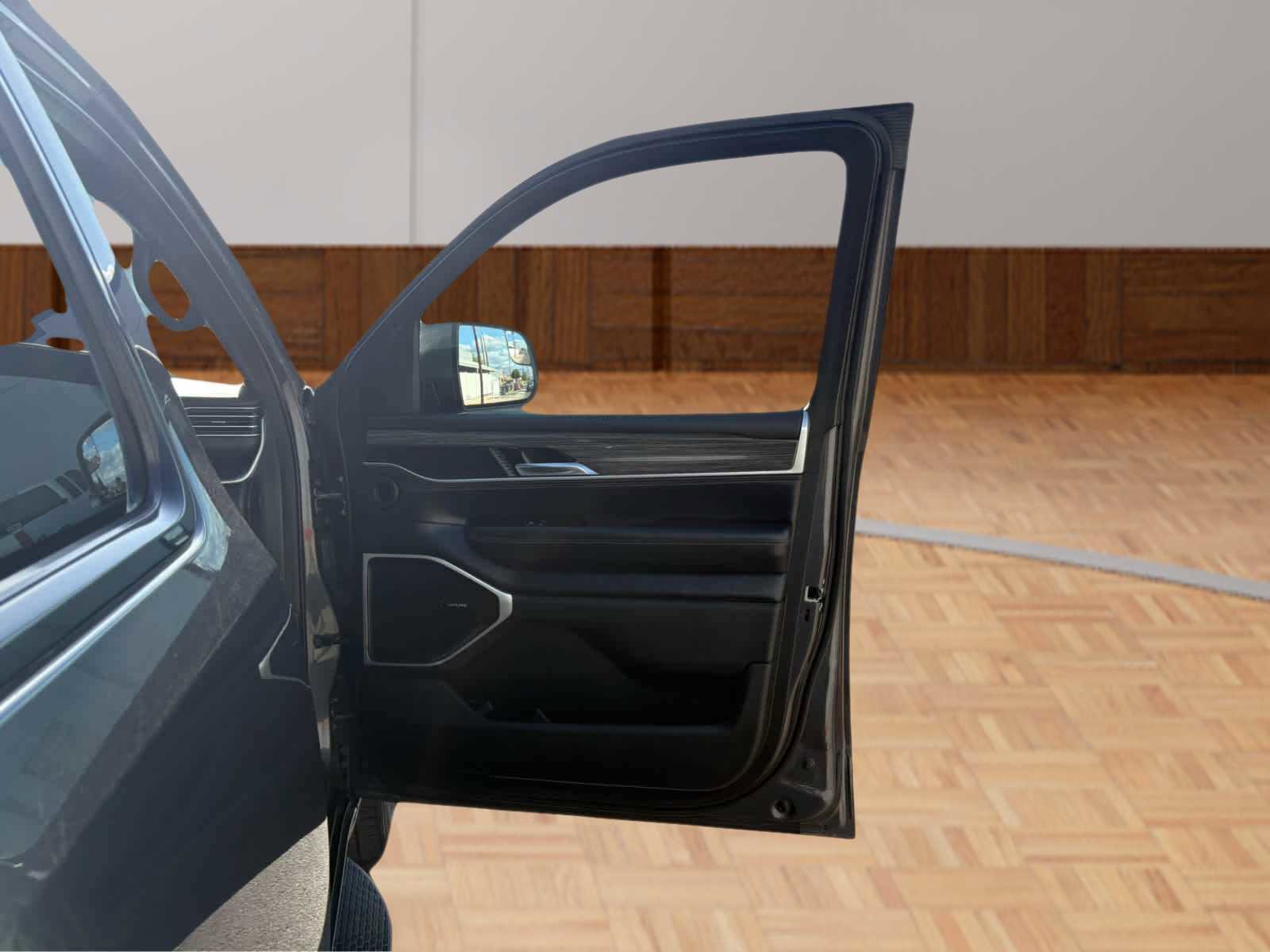 Used 2022 Jeep Wagoneer Series II image 16