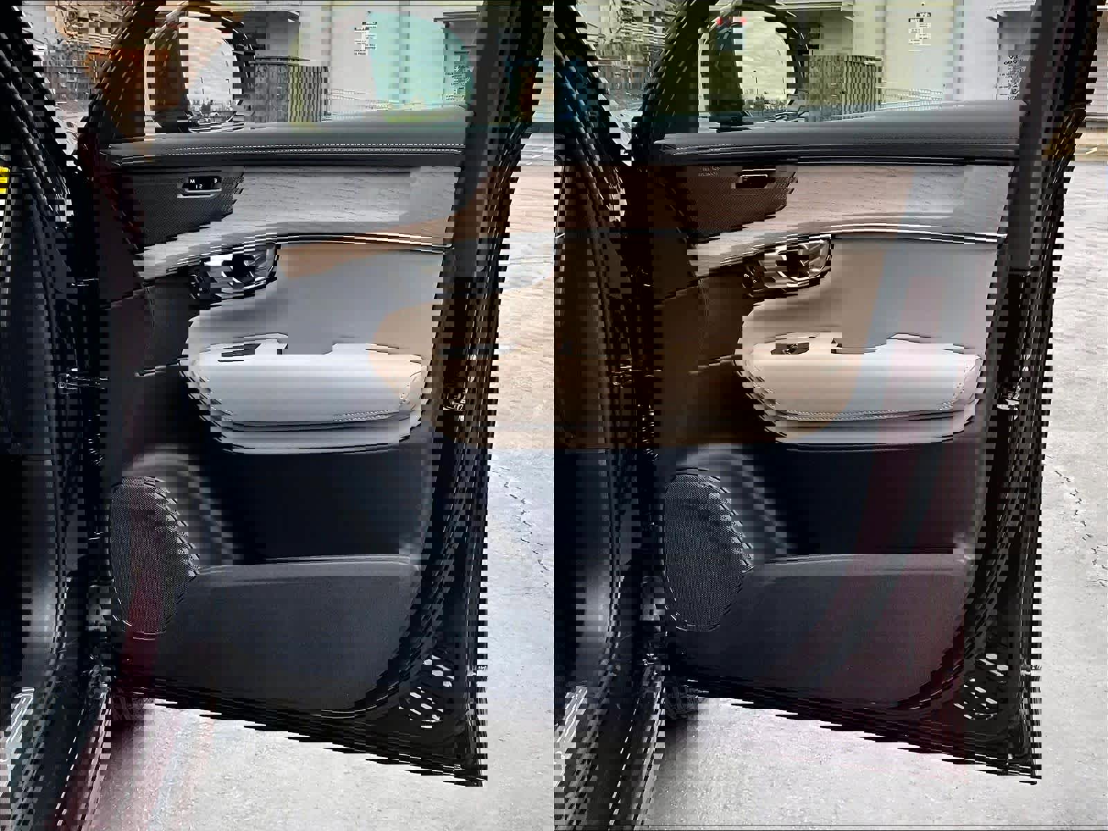 New 2026 Volvo XC90 T8 Ultra w/ Protection Package Premier image 31