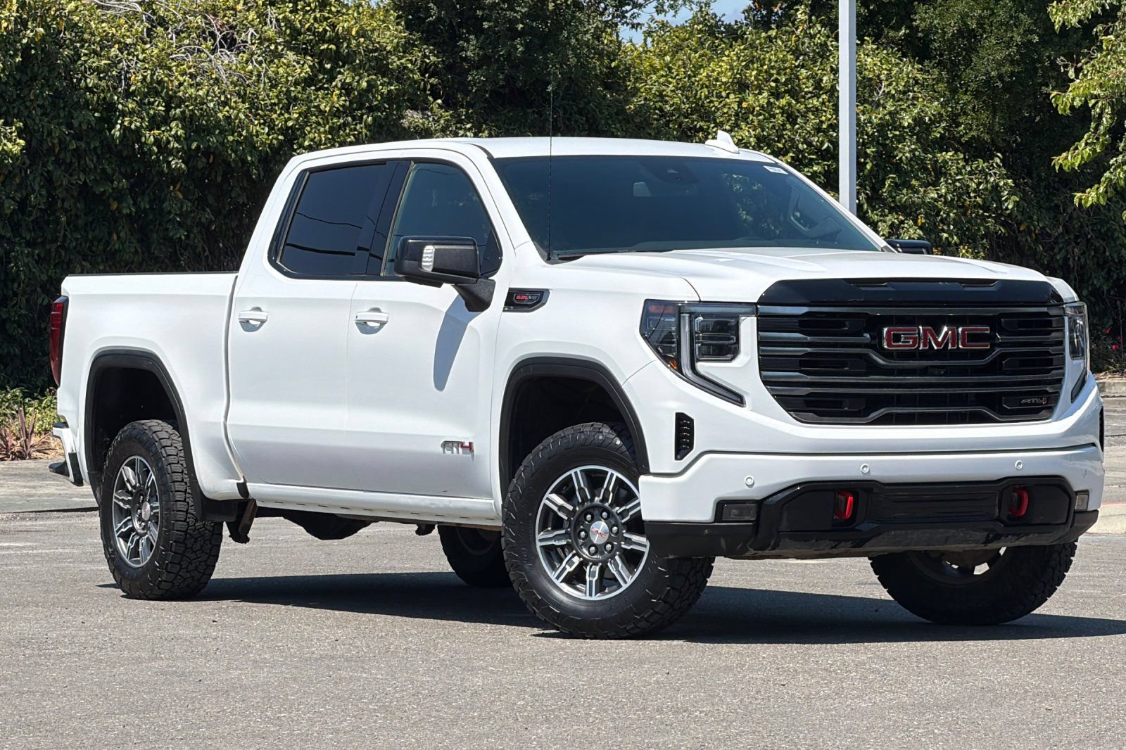 Used 2025 GMC Sierra 1500 AT4 AWD/4WD image 2