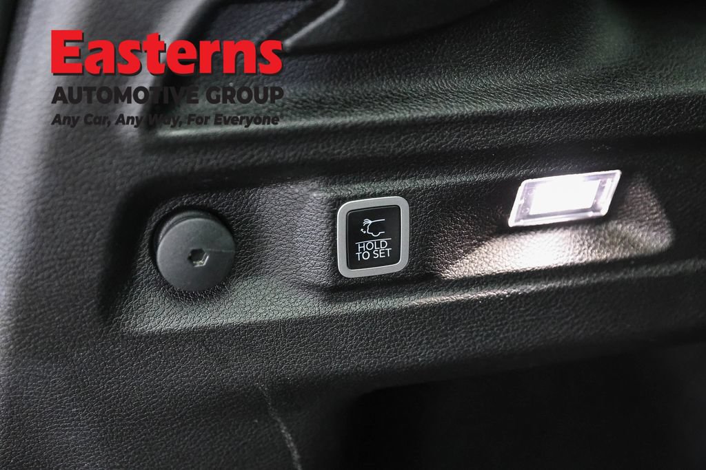 Used 2023 Jeep Grand Cherokee L Laredo AWD/4WD image 23