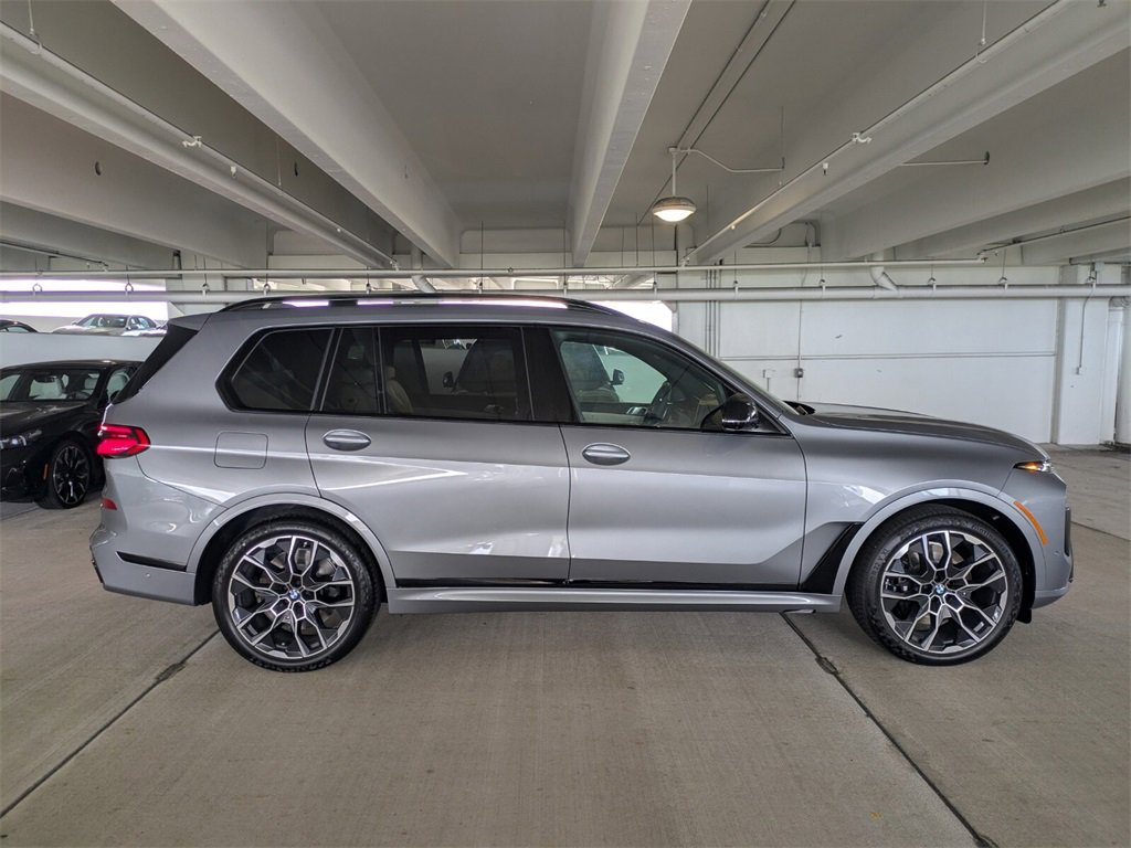 New 2026 BMW X7 M60i image 3