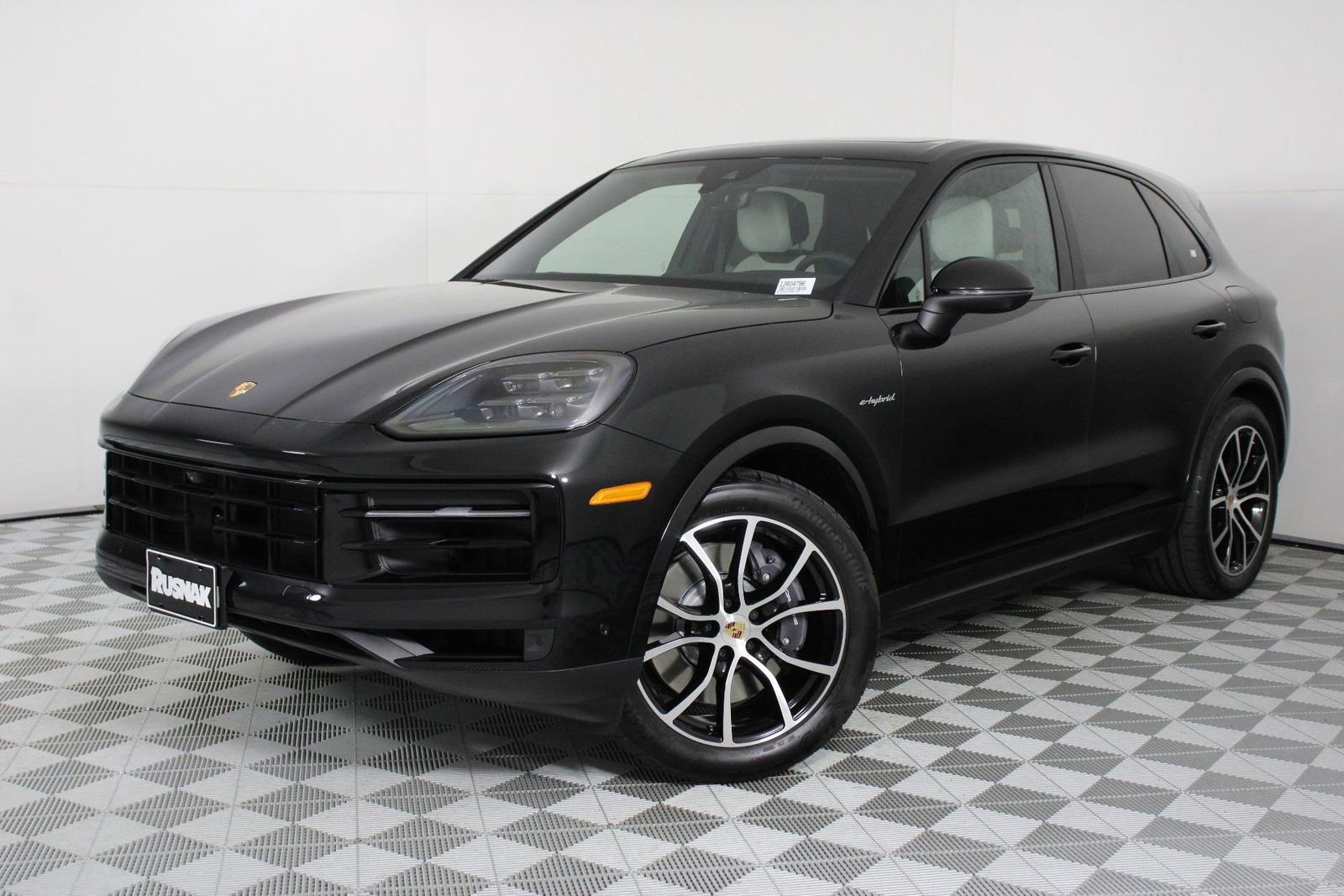 Certified 2025 Porsche Cayenne E-Hybrid image 35