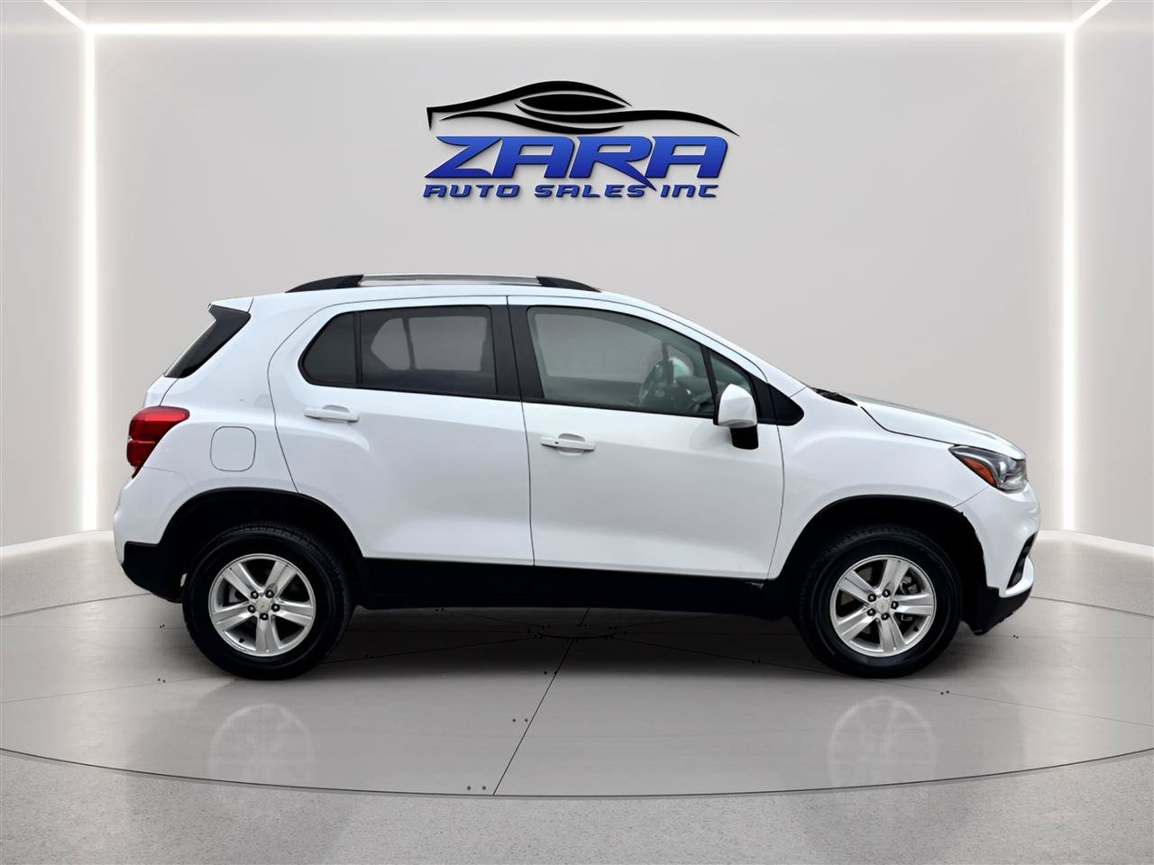 Used 2022 Chevrolet Trax LT w/ LT Convenience Package AWD/4WD image 5