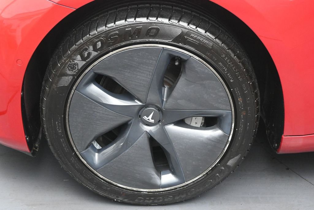 Used 2018 Tesla Model 3 Long Range RWD image 39