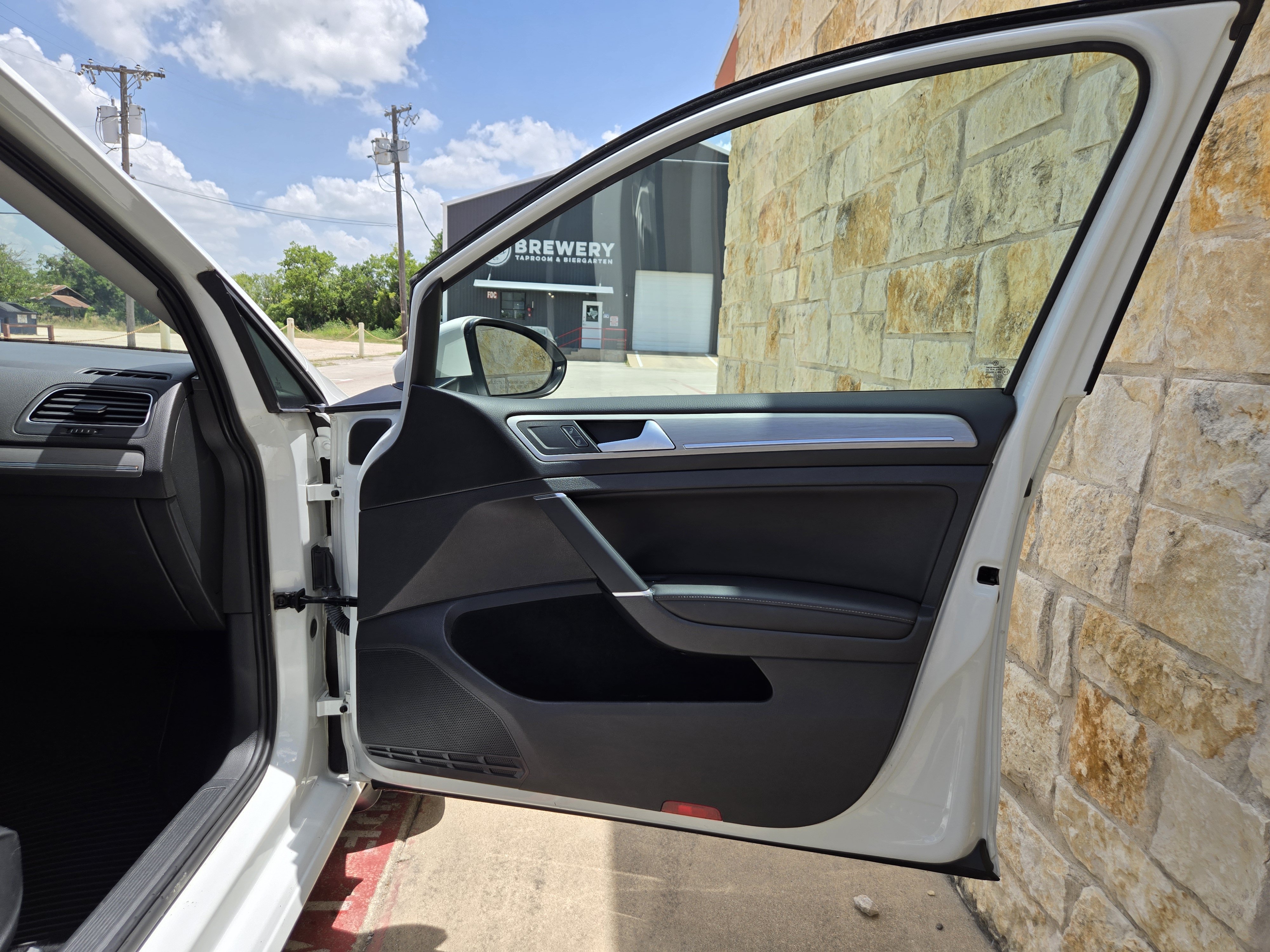 Used 2015 Volkswagen Golf SE w/ Lighting Package FWD image 8