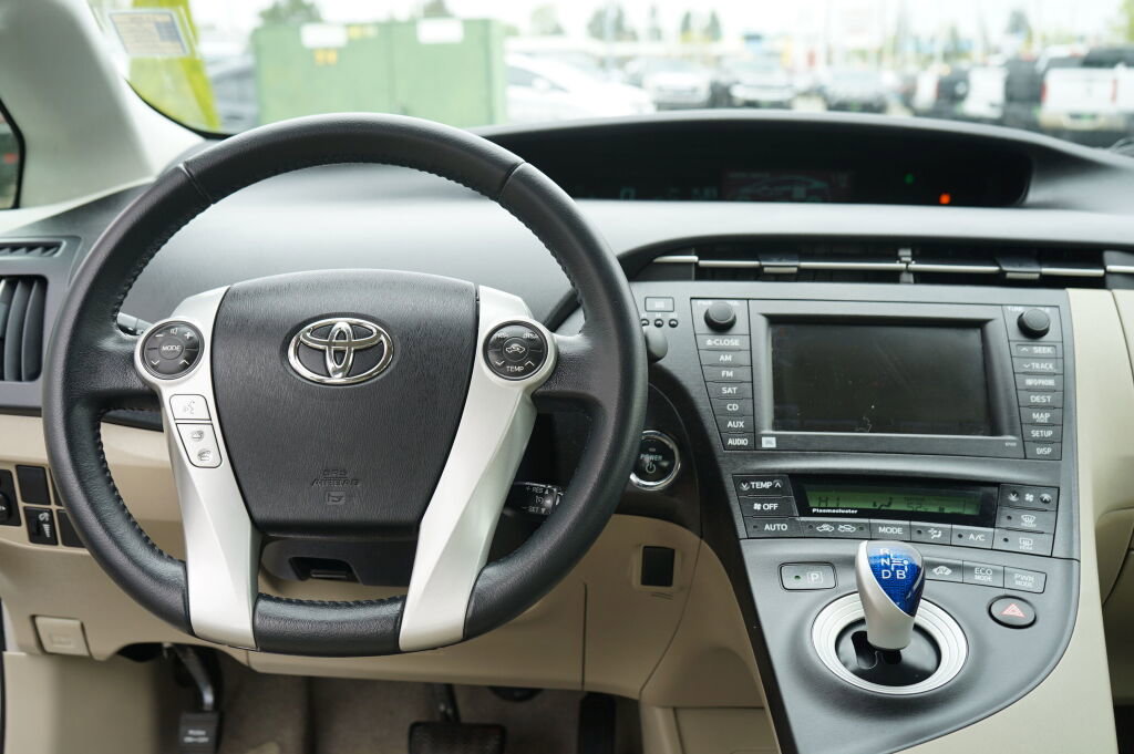 Used 2011 Toyota Prius Four w/ Navigation Pkg FWD image 14