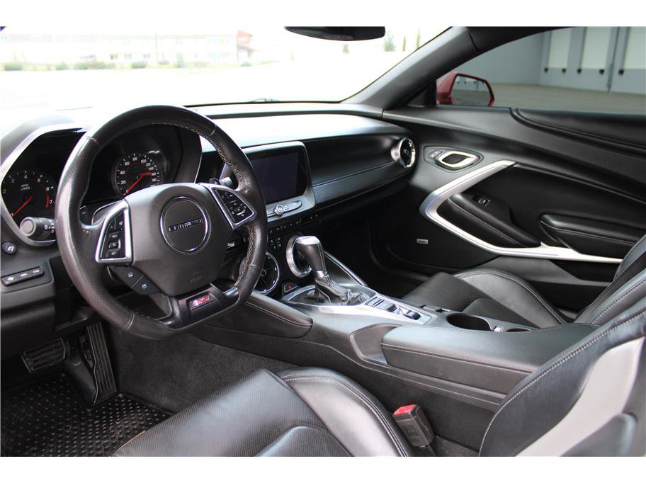 Used 2018 Chevrolet Camaro SS image 9